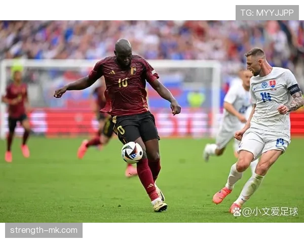 卢卡库破门建功助球队挺进欧洲杯八强,状态回升引关注