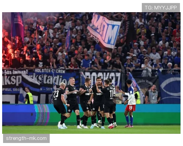 费耶诺德关键球员发挥稳健，助球队斩获关键胜利