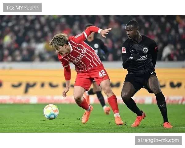 博尼法斯勒沃库森:新赛季表现稳健,球队目标锁定联赛冠军争夺 博尼法斯勒沃库森:新赛季表现稳健,球队目标锁定联赛冠军争夺