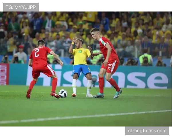 仲满拿现金突然比秀球技还溜，这生活细节真让人怀疑他是不是走错片场了